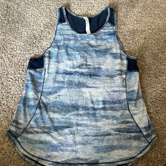 Lululemon Tank Top. Blue. Size 6 - Picture 1 of 4